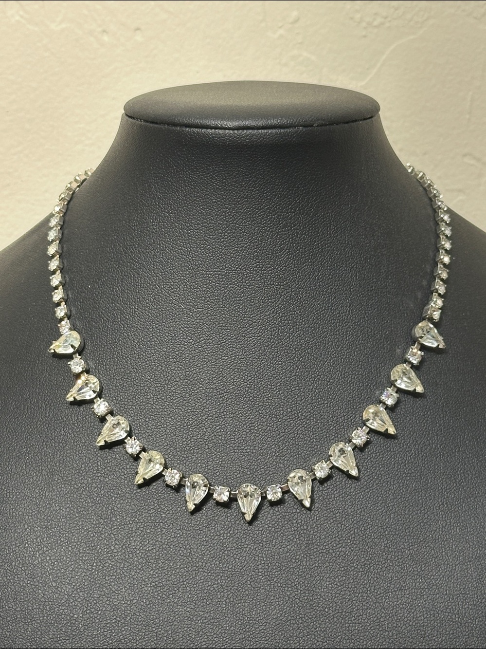 1950’s WEISS Clear Rhinestone Pear Cut Fringe Choker Necklace